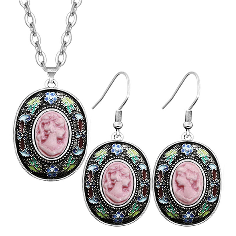Vintage Fashion Looks - Vintage Look Lady Queen Cameo Sets