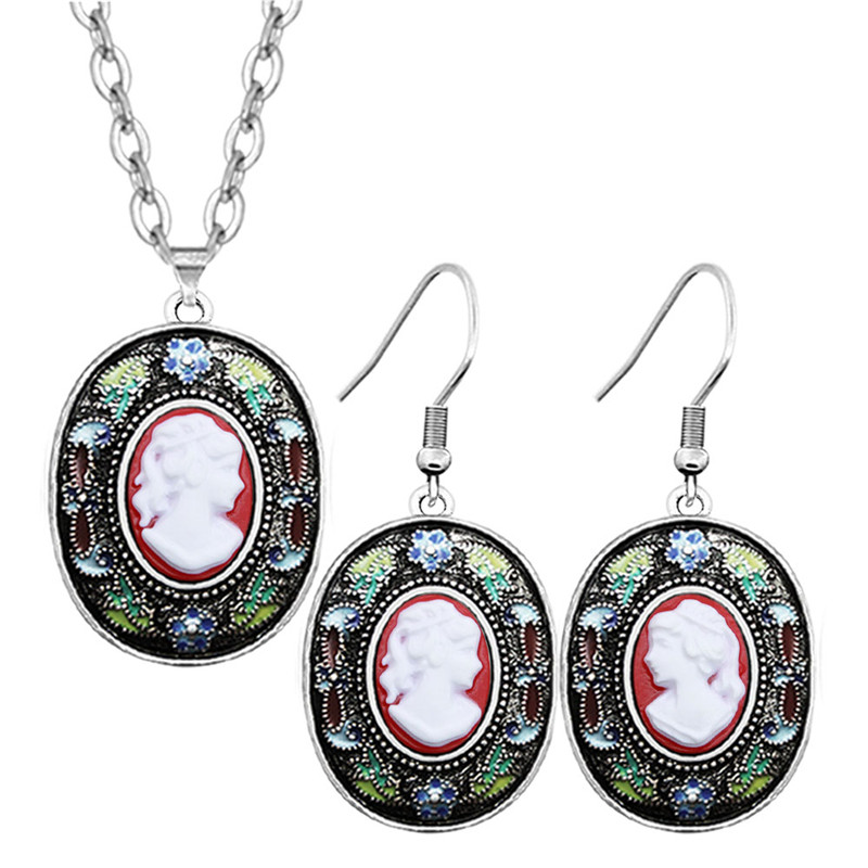 Vintage Look Lady Queen Cameo  - Vintage Fashion Looks ulasan dan harga