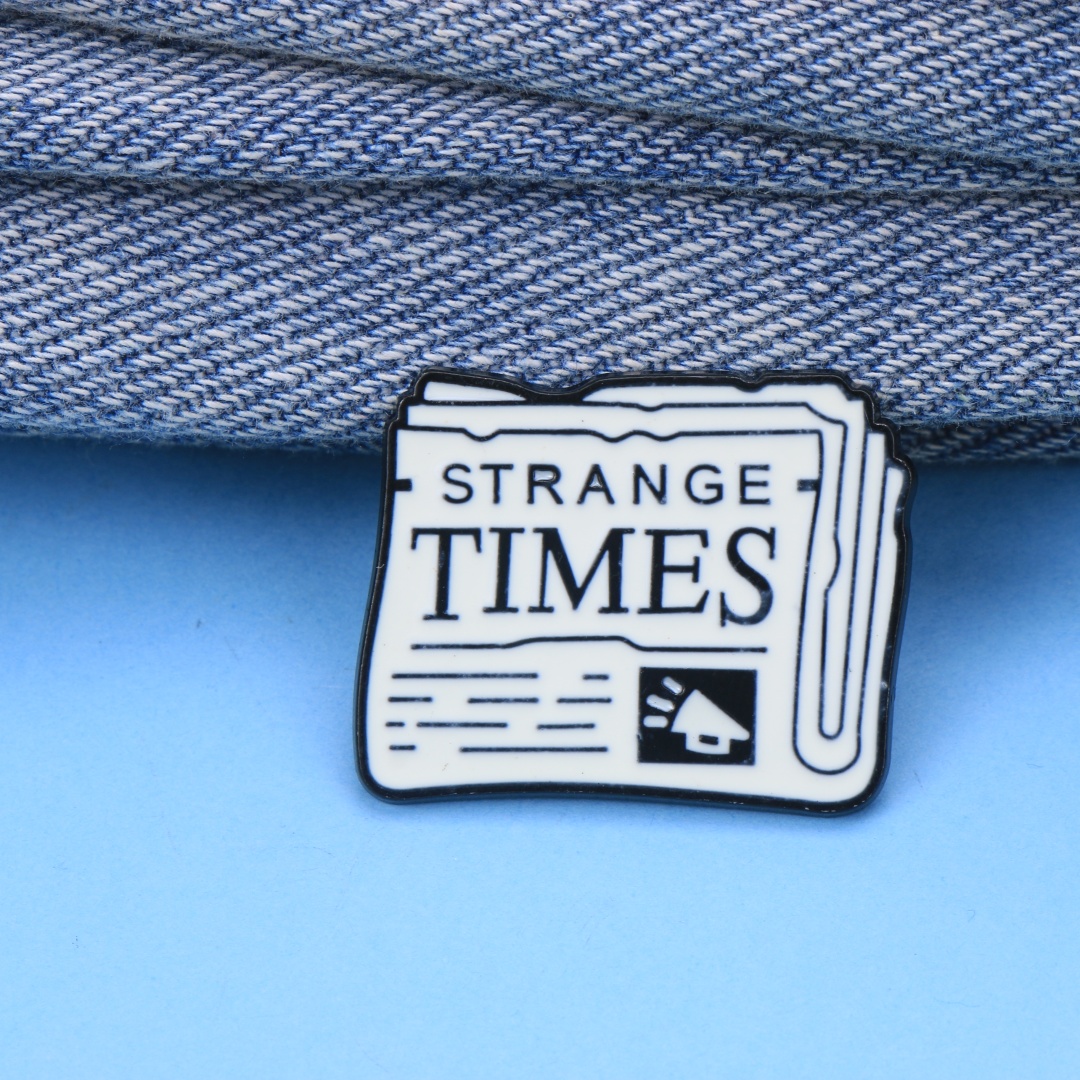 Retro Newspaper Strange Times  - Vintage Fashion Newspaper ulasan dan harga